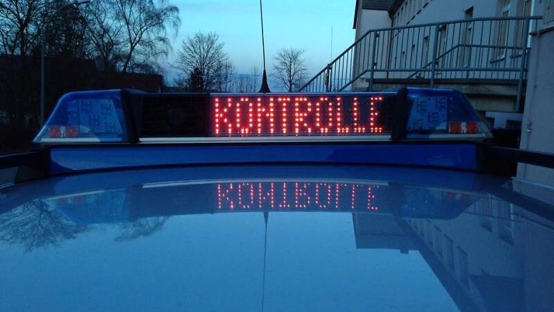 Leopoldshöhe: Mopedfahrer stürzt bei Flucht vor Polizei
