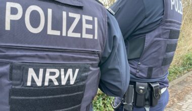 Leopoldshöhe: Jugendliche auf E-Scootern bedrohen Familie