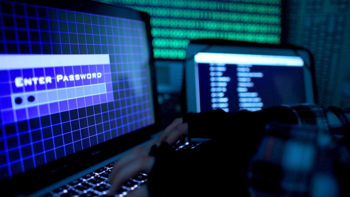 Kriminelle greifen Firmen und Privatleute übers Internet an – so ist die Lage in der Region Augsburg