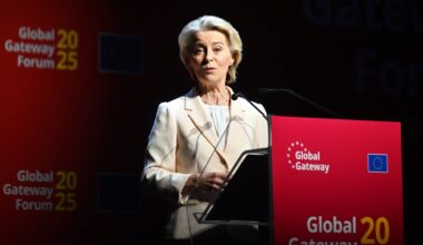 EU-Parlament: Misstrauensanträge gegen von der Leyen gescheitert - BILD