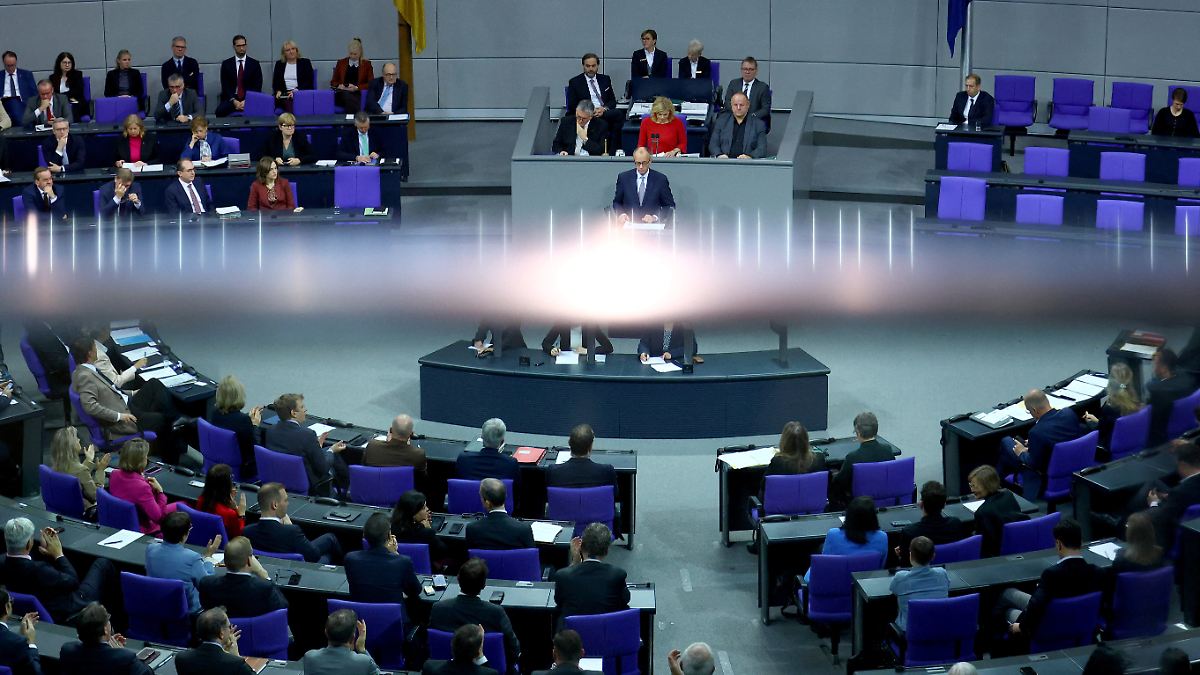 "Auch aus Ihren Reihen": Merz wirft AfD-Politikern Spionage für Russland vor