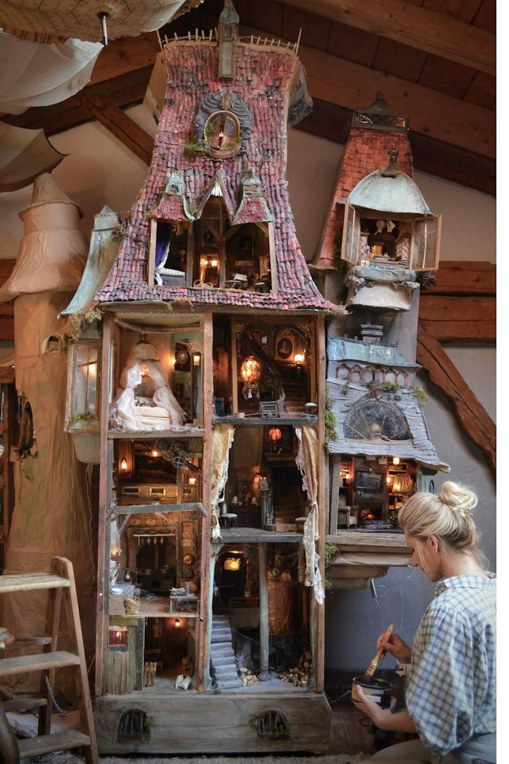 Das Morl-Haus gibt es nicht nur im Buch. Bo Starker hat es zusammen mit ihren Kindern auch gebaut und eingerichtet .