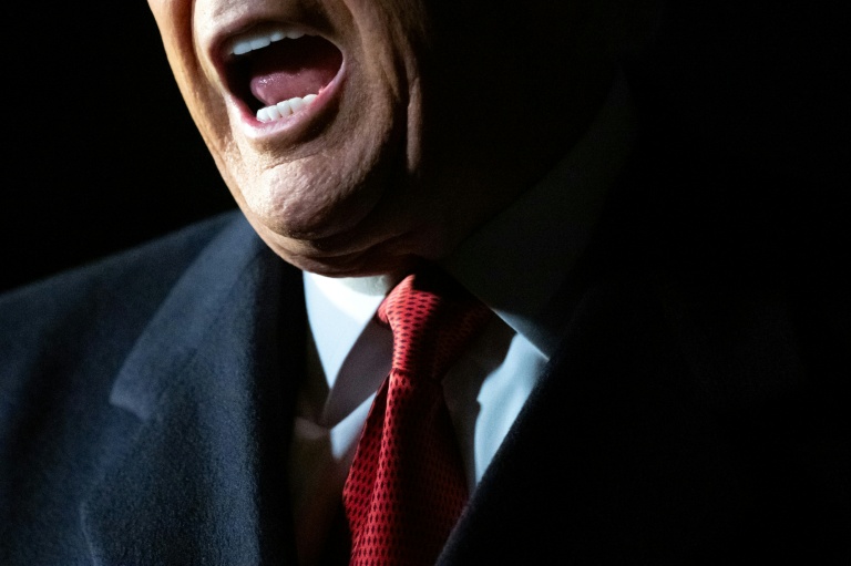 Trump kündigt Erhöhung der Zölle für Kanada um weitere zehn Prozent an