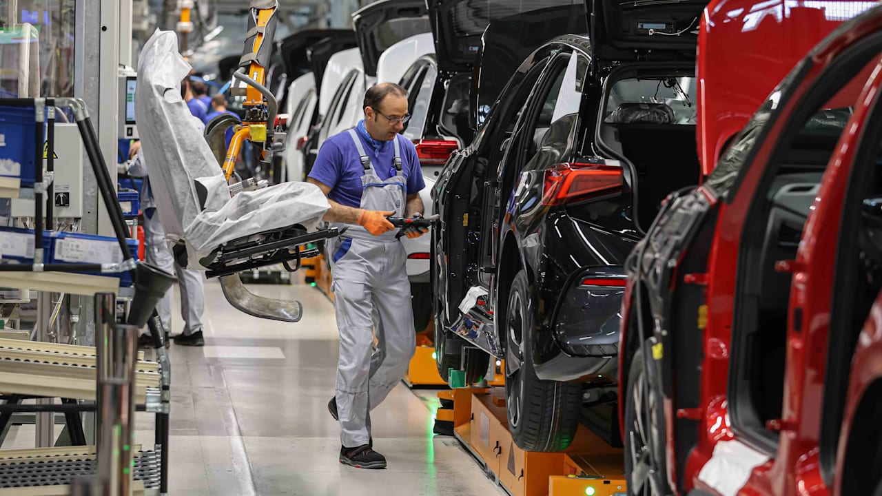 VW-Arbeiter schimpfen am Fließband: „Wir haben die Schnauze voll!““ | Regional