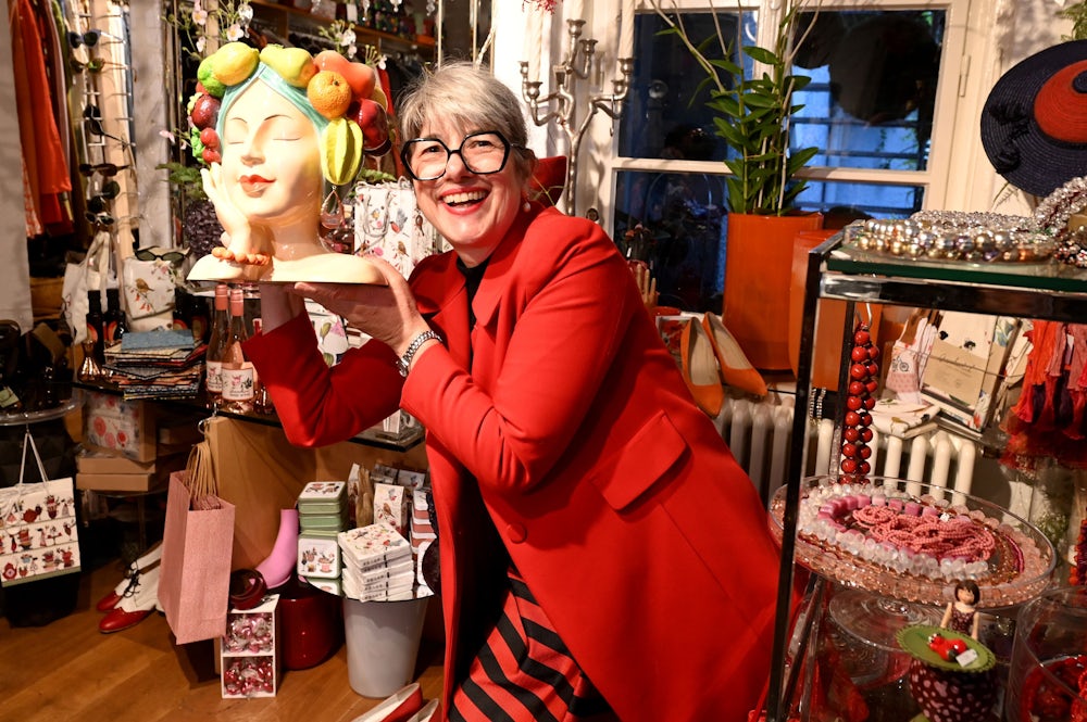 In der Fürstenstraße befindet sich  Fashion & Fantasy,  ein Tante-Emma-Laden für Mode-Accessiores und Blumen. Liebevoll geführt wird er von Anette Schlagheck.