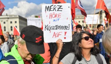Tausende bei Friedensdemo in Berlin – Stegner kritisiert Rüstungskonzerne