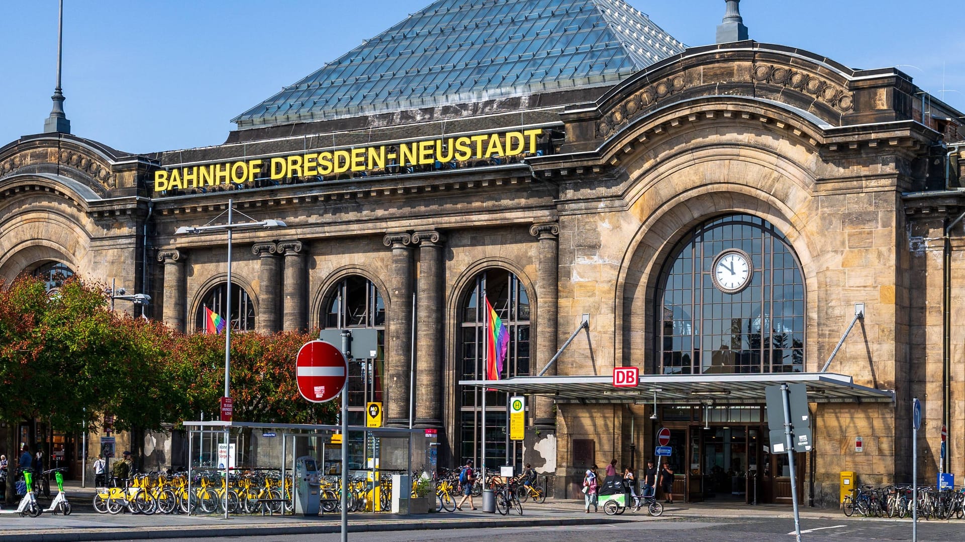 Der Bahnhof Dresden-Neustadt (Archivbild): Hier kam es zu dem Polizeieinsatz. Der Bahnhof Dresden-Neustadt (Archivbild): Hier kam es zu dem Polizeieinsatz.
