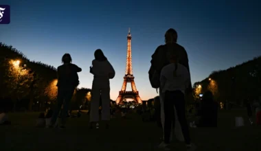 Regierungskrise Frankreich: Sorge um wirtschaftliche Folgen