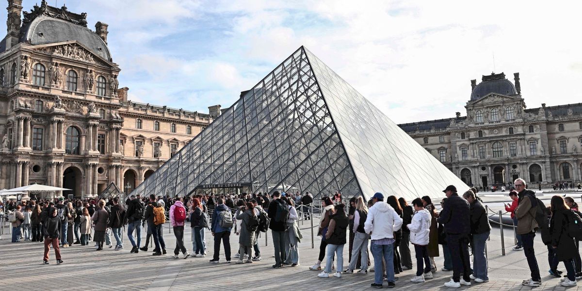 Einbruch im Louvre: Laut Berichten zwei Verdächtige festgenommen - Frankreich