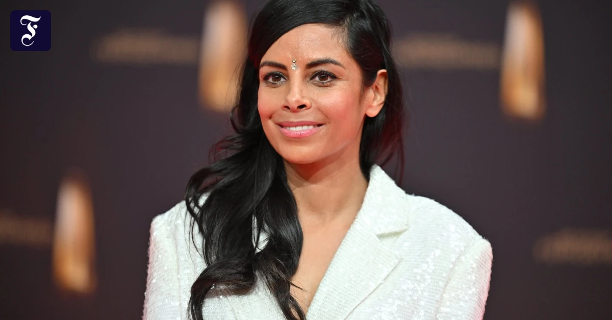 Collien Fernandes will sich bei Dating-Apps anmelden