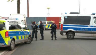 Großeinsatz in Dortmund: Mann sticht auf Frau ein ++ Lebensgefahr