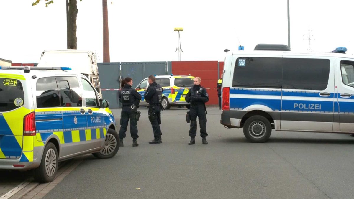 Großeinsatz in Dortmund: Mann sticht auf Frau ein ++ Lebensgefahr