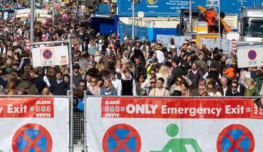 Viel Andrang auf Münchner Oktoberfest – Einlass zeitweise zu