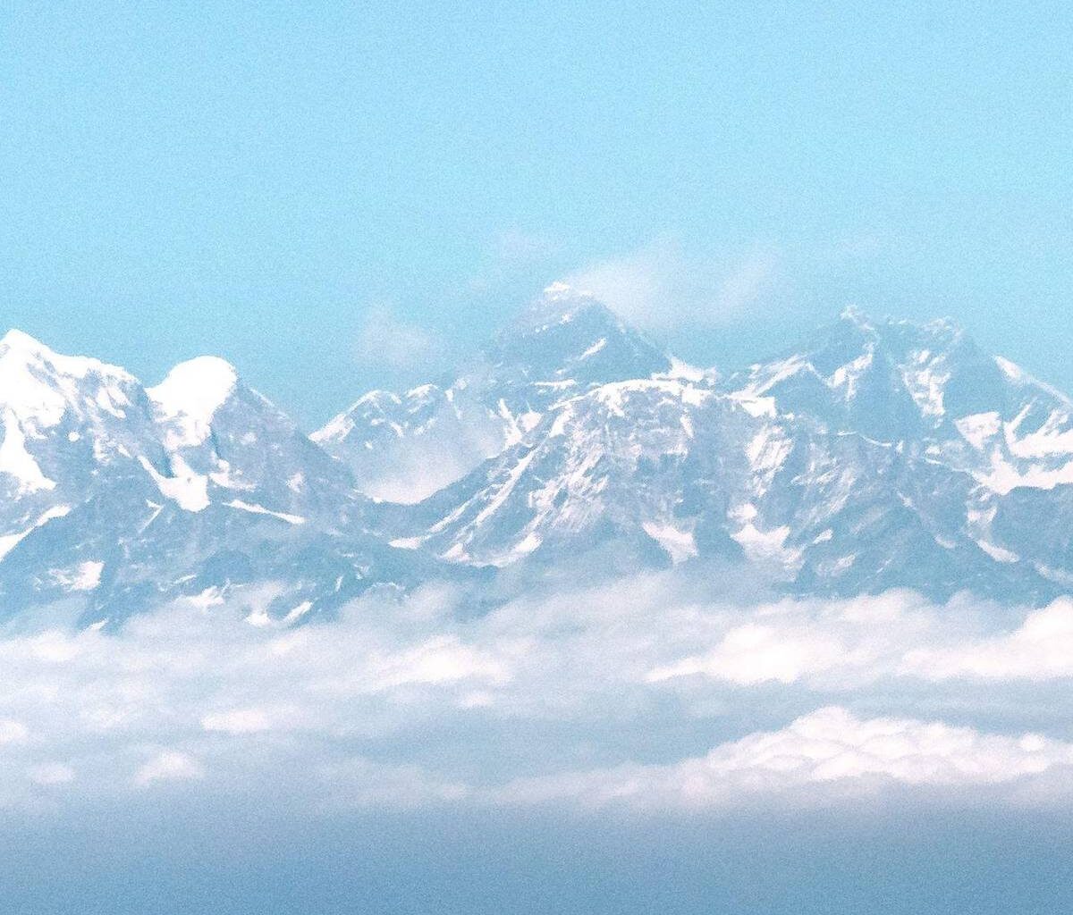 Berichte: Fast 1.000 Menschen sitzen am Mount Everest fest