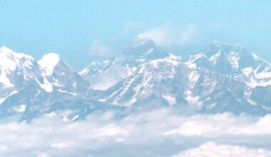 Mindestens 350 Touristen von Mount Everest gerettet