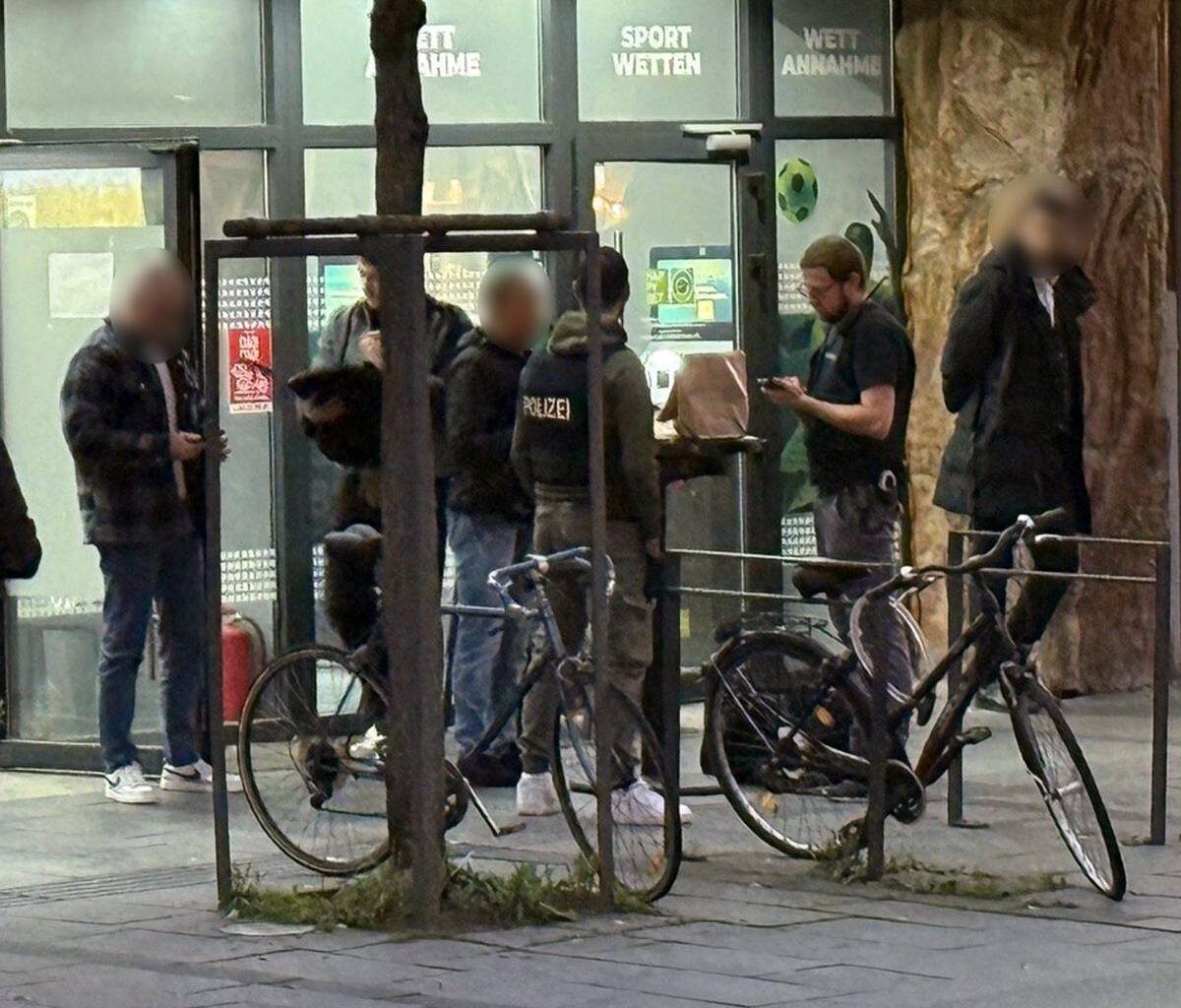 Schüsse in Wettbüro - drei Verletzte, Festnahme am Abend
