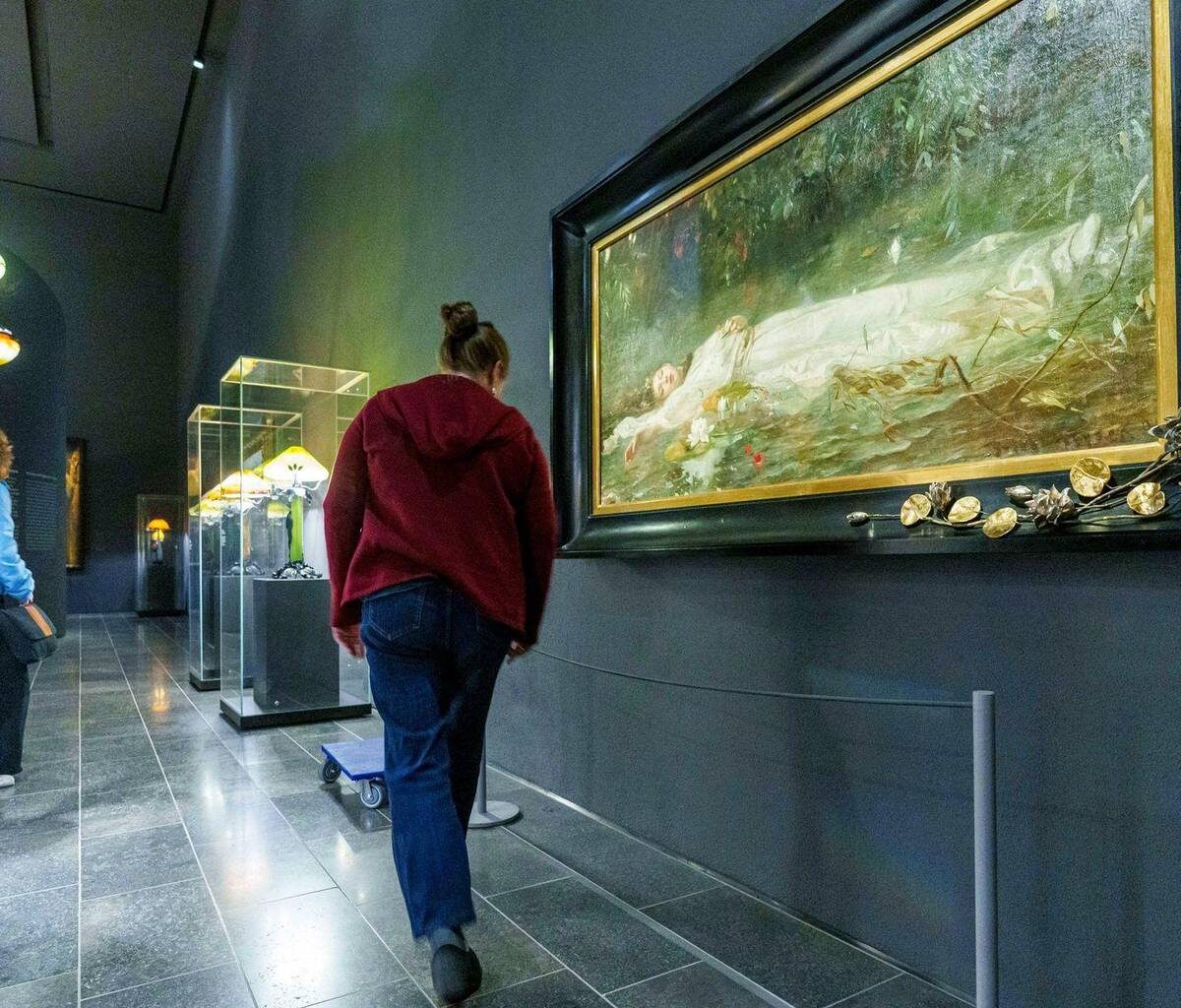Ophelia-Gemälde in Wiesbaden begeistert Swifties