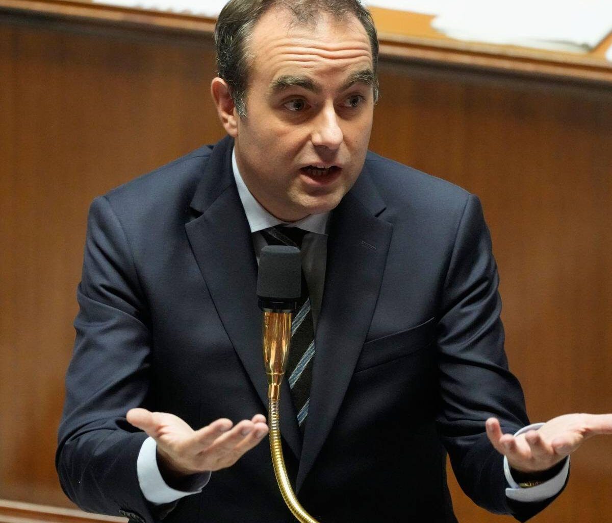 Frankreichs Premier muss sich Misstrauensanträgen stellen
