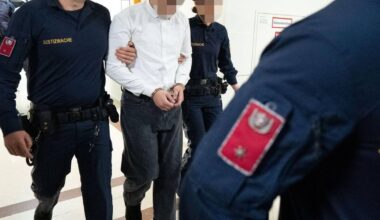 Lehrerin missbraucht und erpresst: Sechs Teenager verurteilt