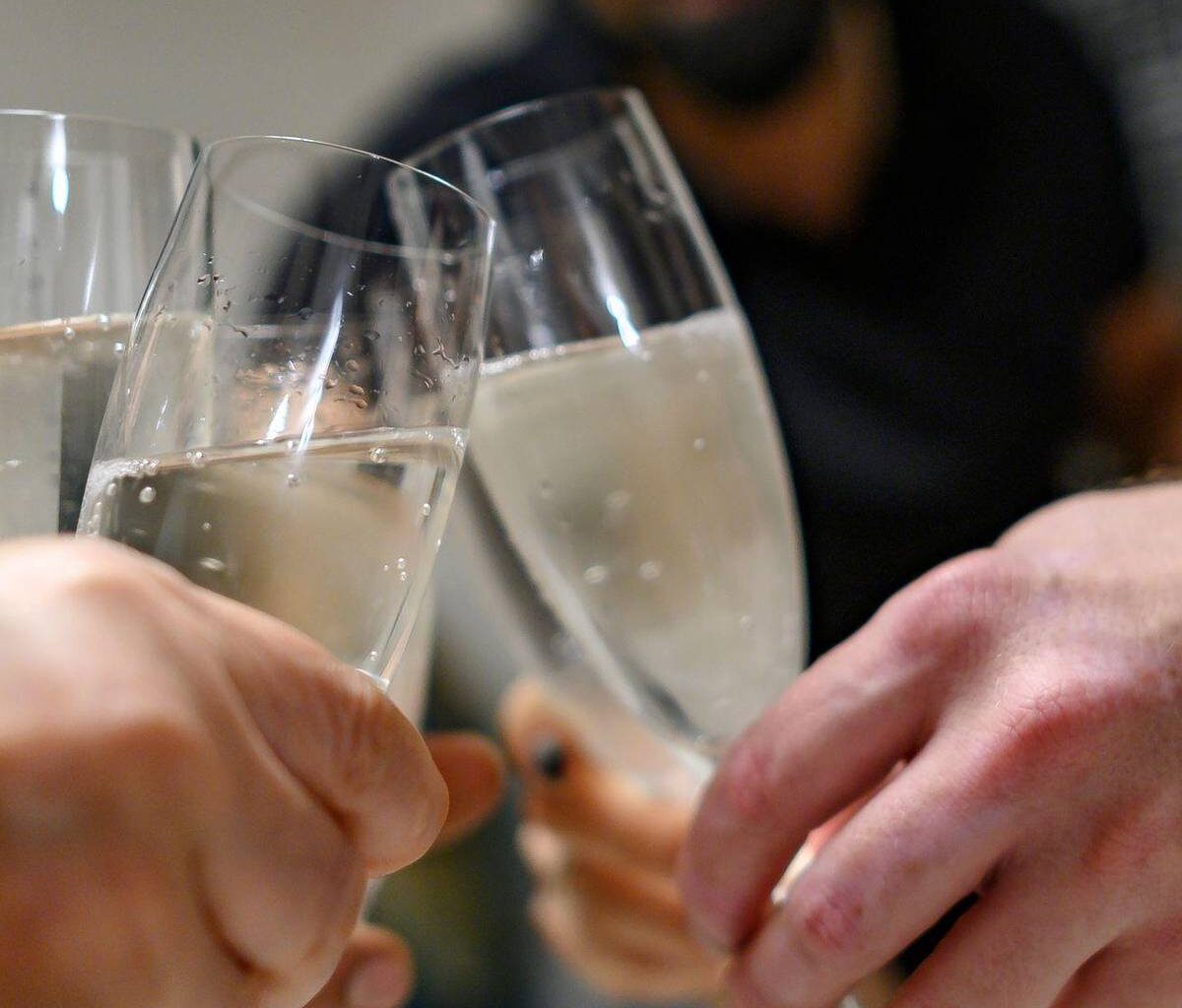 Alkohol am Arbeitsplatz – was geht und was nicht