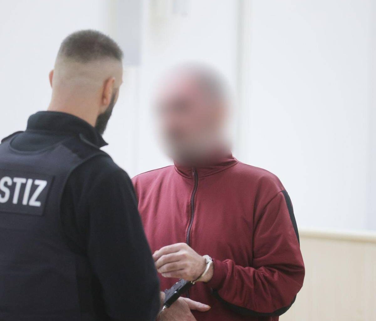 Ehefrau in Straßenbahn angezündet – Angeklagter bereut Tat
