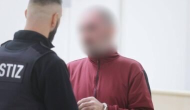 Ehefrau in Straßenbahn angezündet – Angeklagter bereut Tat
