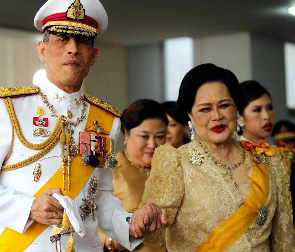 Königin der Herzen: Thailand trauert um Sirikit
