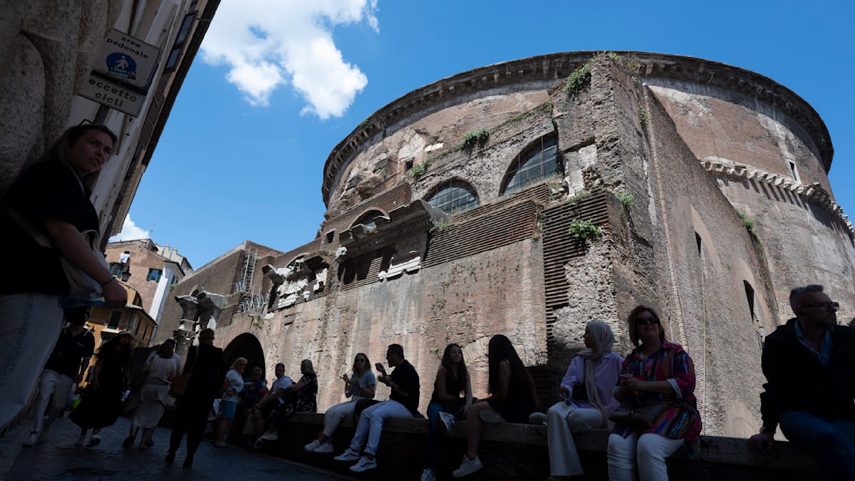 Rom: Tourist stürzt von Mauer des Pantheons und stirbt