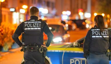 Stuttgart: Person bei Messerangriff schwer verletzt – Täter auf der Flucht