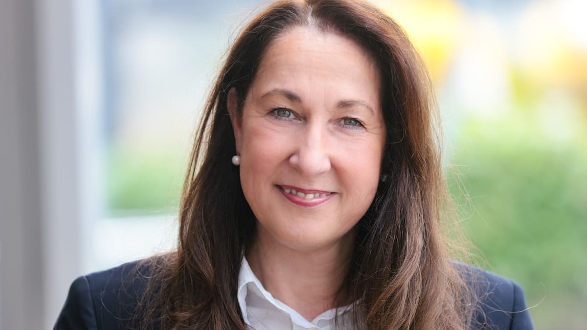 Bürgermeisterin Herdecke: „Hätte rücksichtsvoller sein können“ – Stalzer kritisiert Medien und Politik nach Messerangriff