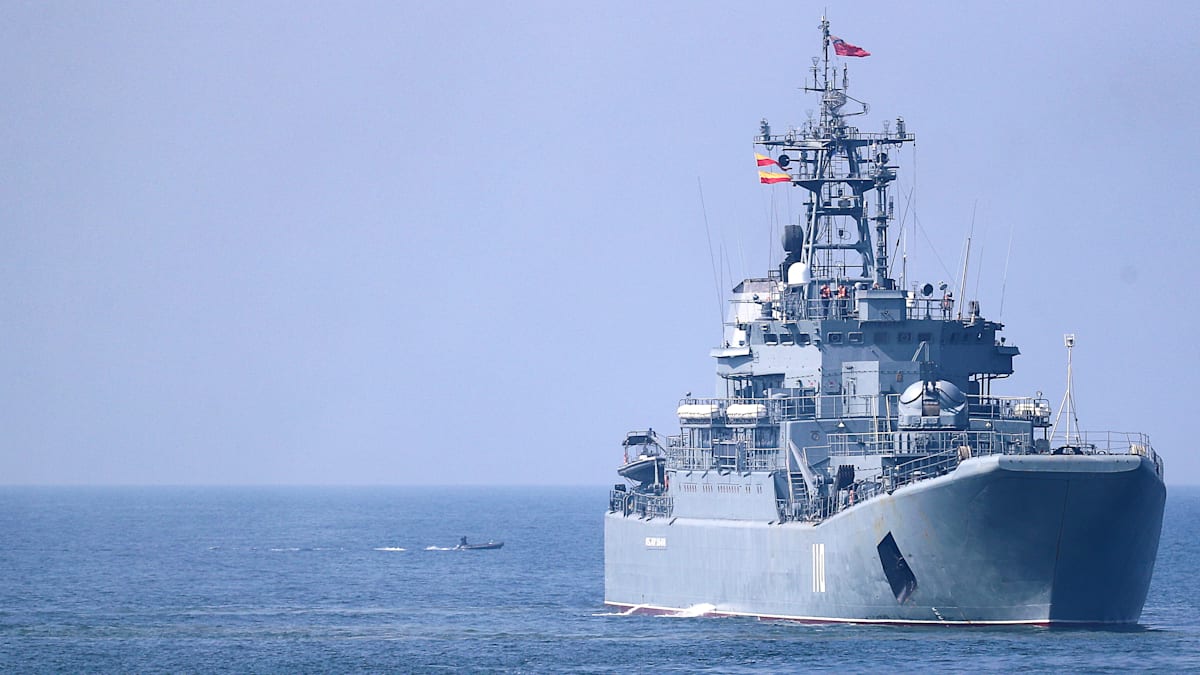 Ukraine-Krieg: ++ „Wir beobachten das sehr genau“ – Russisches Schiff vor Ostsee-Insel aufgetaucht ++