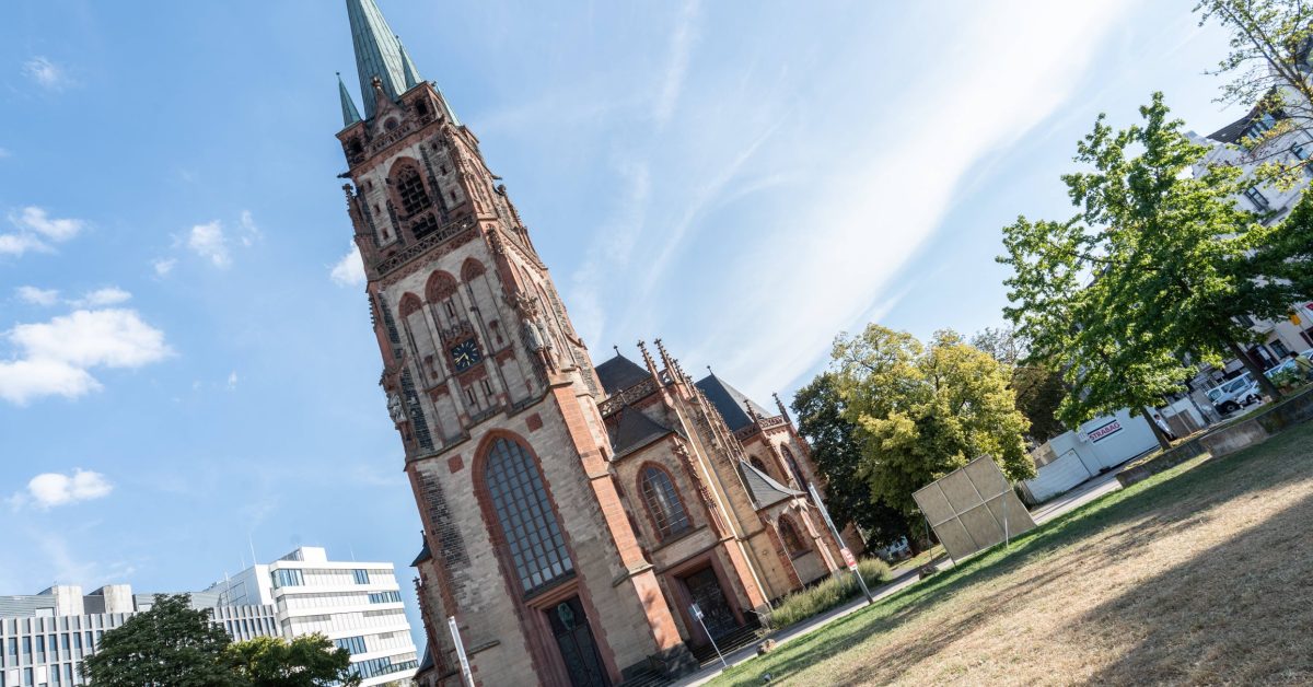 Neuer Lieblingsplatz in Düsseldorf-Unterbilk: Umbau vom Kirchplatz