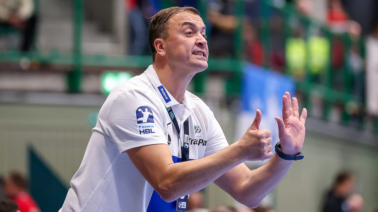 Mitten im Spiel: Handball-Trainer spricht vom Tod | Sport