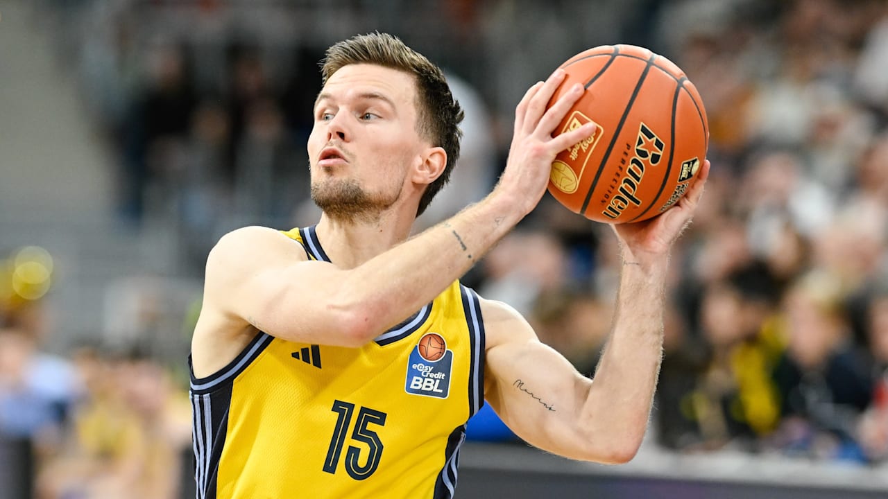 Basketball: Darum ist Hermannsson wirklich noch bei Alba | Sportmix