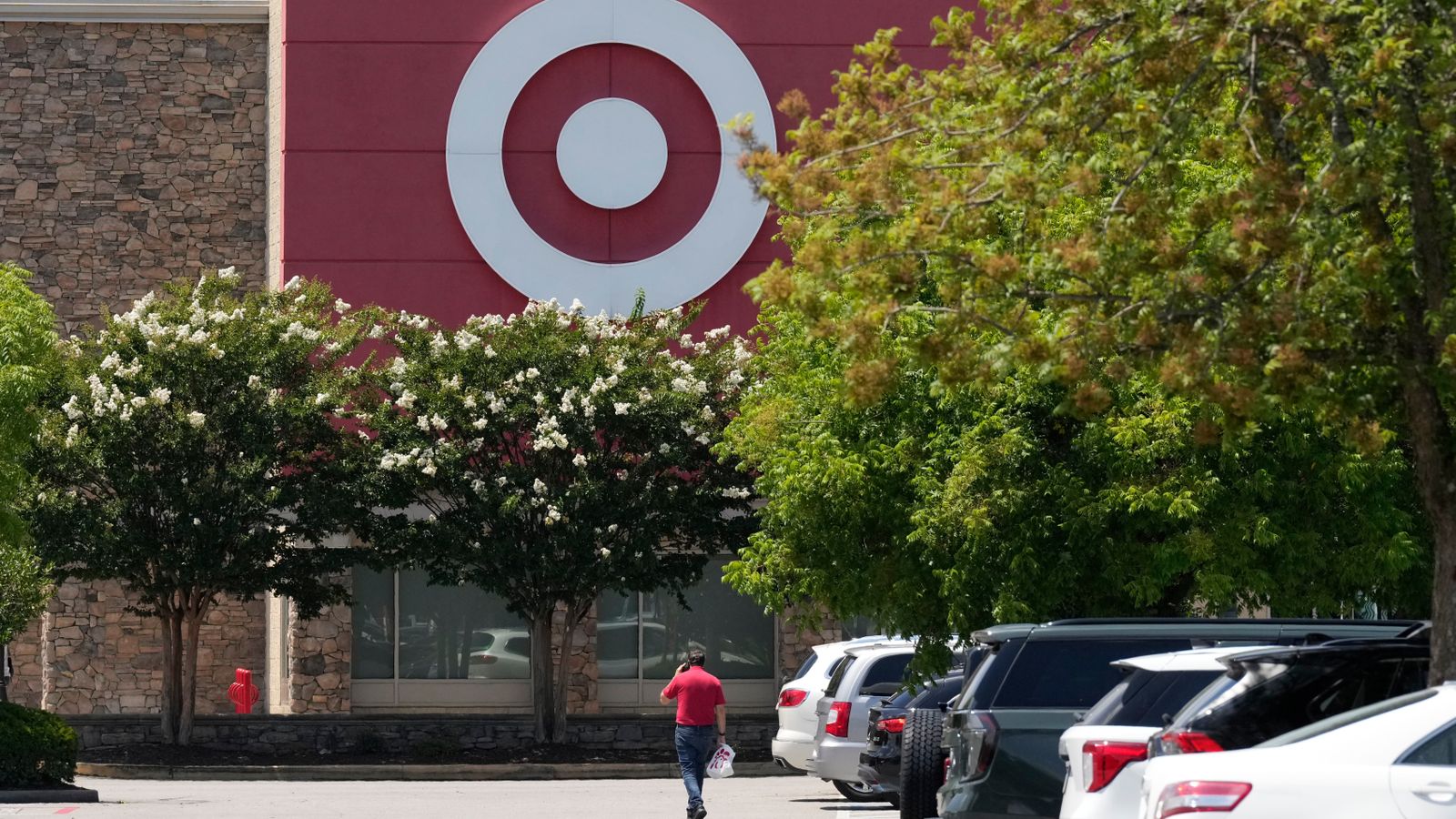 Target, GM und Ford kündigen weitere Entlassungen an: Stellenabbau 2025 in den USA erreicht fast 1 Million