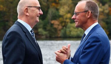Brandenburgs Ministerpräsident Woidke irritiert mit Äußerungen zur AfD - Politik
