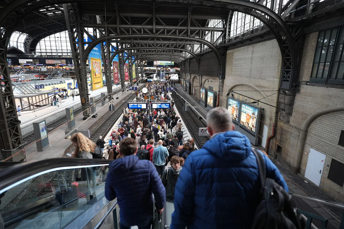 Verkehr - Reparatur nach Kabelschaden in Hamburg bis Donnerstagmorgen - Wirtschaft