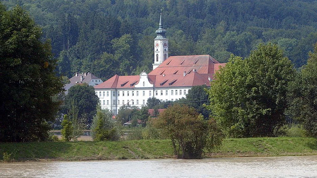 Zwischen Klosterbrüdern und Anarchisten: ein Krimi von Max Bronski - München