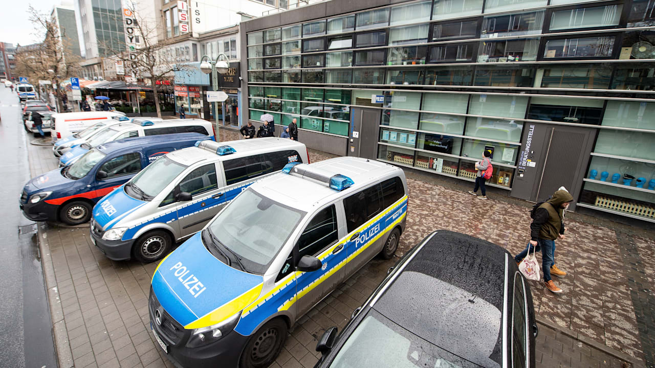 Nach Razzia in Frankfurt: Nach Polizei-Skandal! Revier-Chefs und 6 Beamte weg | Regional