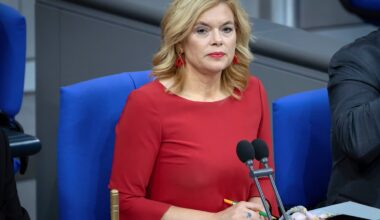 Bis zu 4000 Euro: Höhere Strafen für Pöbler im Bundestag | Politik