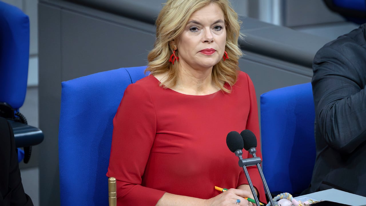 Bis zu 4000 Euro: Höhere Strafen für Pöbler im Bundestag | Politik