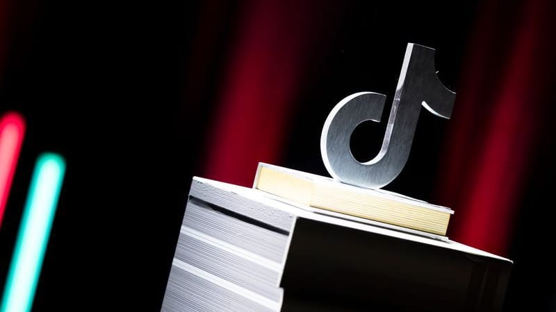 urn:newsml:dpa.com:20090101:251018-935-899731