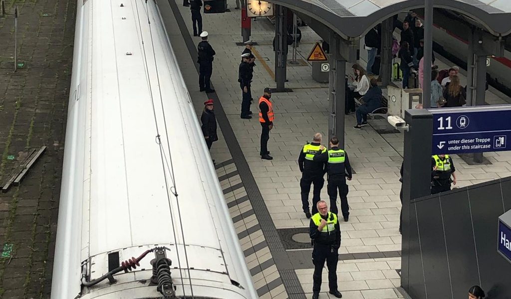 Hamburg: Hauptbahnhof: Mann kollabiert auf Bahnsteig und wird reanimiert