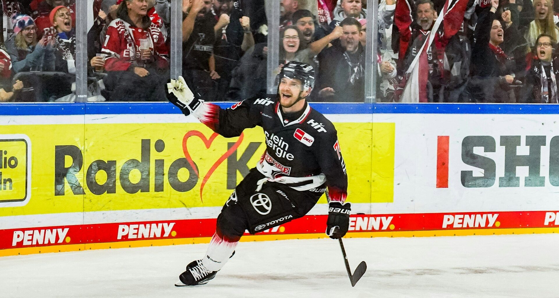 Elf Tore in Köln: Haie ringen Tigers nieder