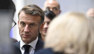 Regierungskrise in Frankreich: Ex-Premiers distanzieren sich von Macron