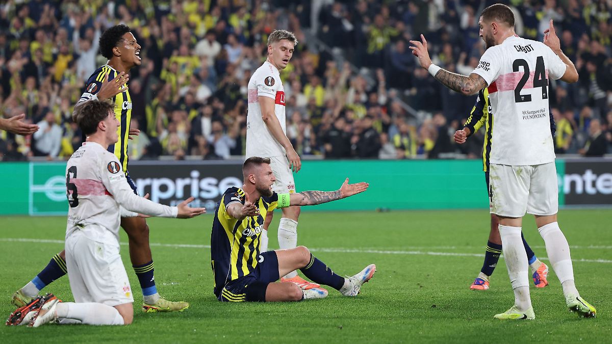 Stuttgart bei Fenerbahce: Stiller foult, Aktürkoglu trifft eiskalt ins Eck