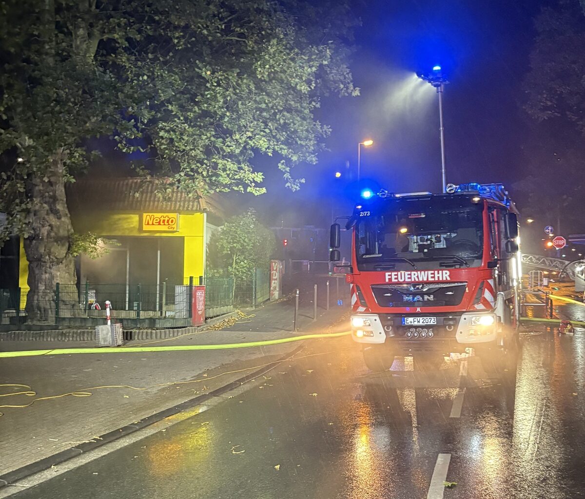 "Totalschaden" – Netto-Markt in Essen durch Feuer zerstört