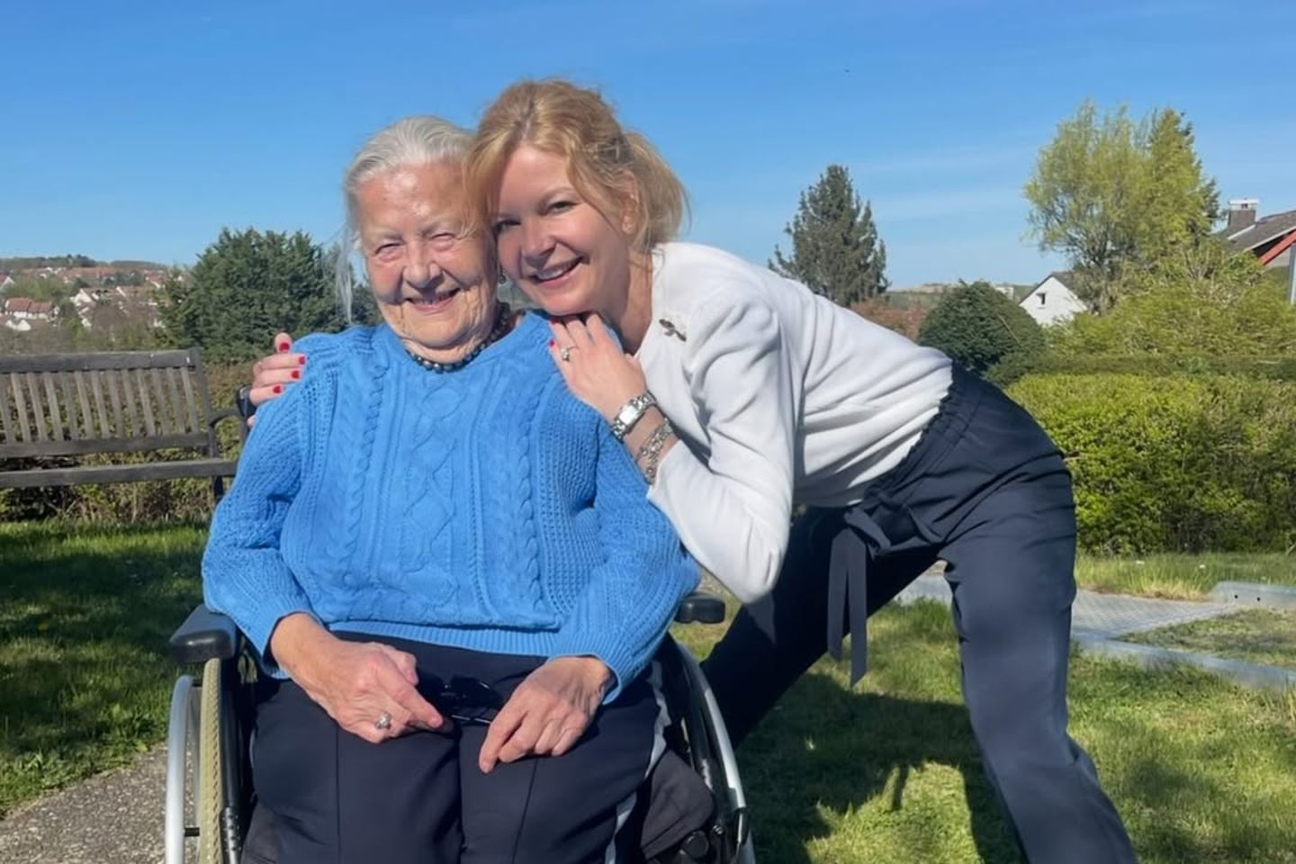 Ein Bild aus glücklichen Tagen: Eva Imho mit ihrer geliebten Mama