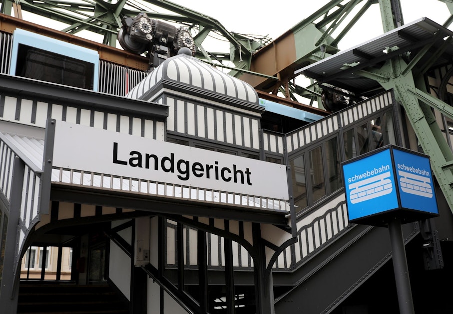 Mann mit Absicht angefahren? Prozess in Wuppertal gestartet