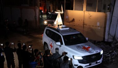 Nahost: Hamas übergibt vier weitere Leichen von Geiseln - Politik